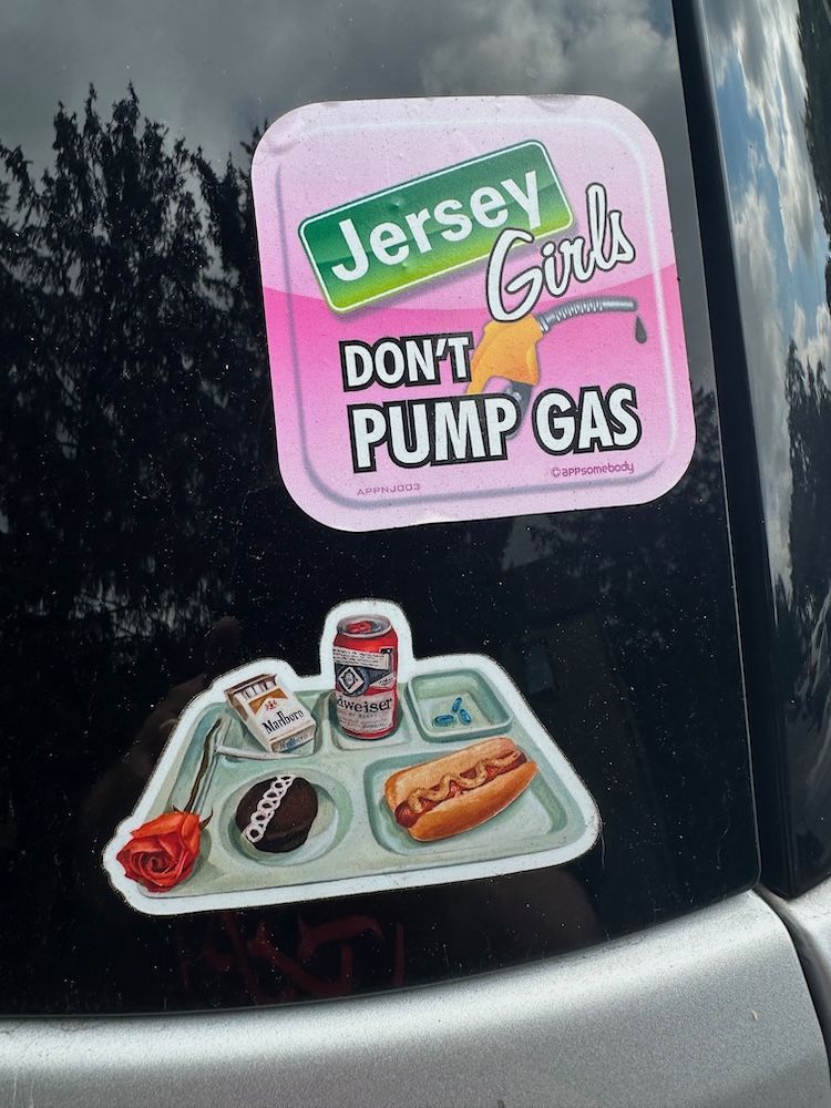 Jersey girls don't pump gas Jersey girls don't pump gas
